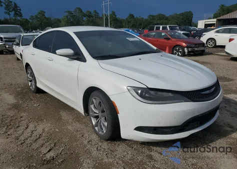 2015 Chrysler 200 S z USA, uszkodzony, nr VIN 1C3CCCBB5FN732533